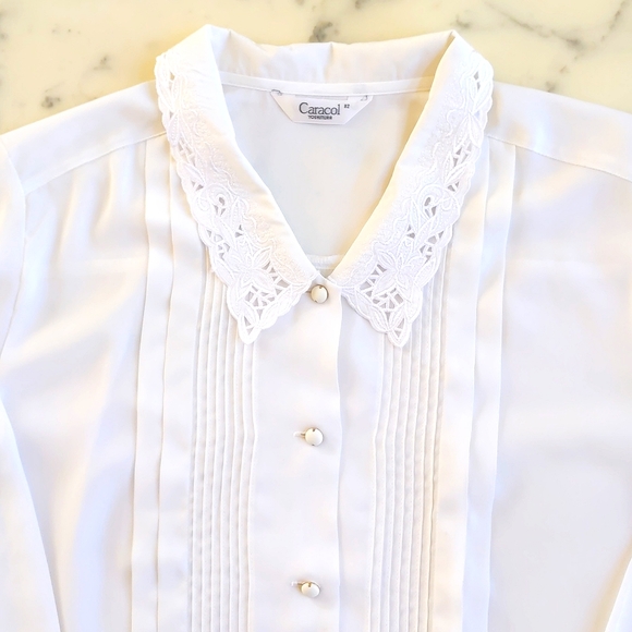 NWOT. Embroidered Collar and Front Design Long Sleeve Button Down Shirt. - Picture 4 of 4